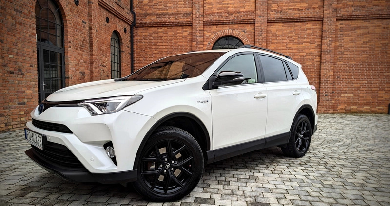 Toyota RAV4 cena 119900 przebieg: 59000, rok produkcji 2018 z Poznań małe 172